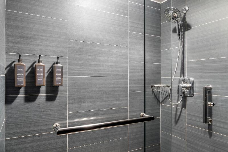 キングサイズベッドのスタンダードルーム, Sheraton Kauai Coconut Beach Resort