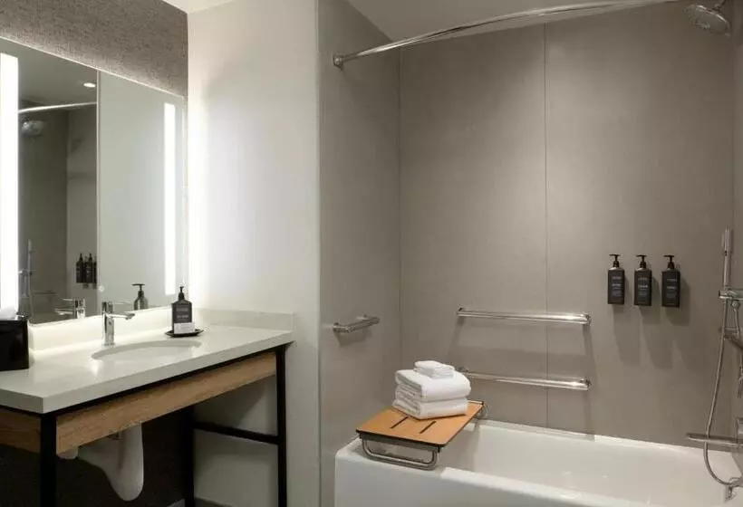Club Room King Bed, Sheraton Park Hotel At The Anaheim Resort