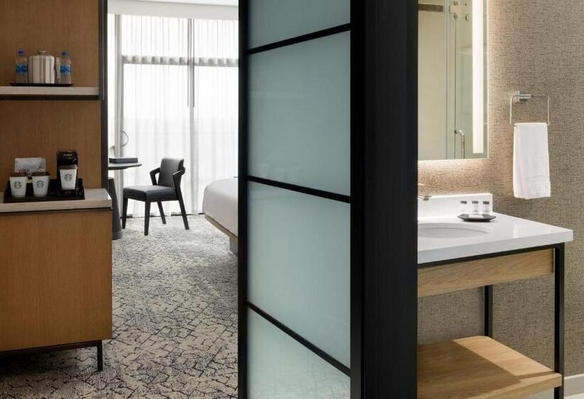 غرفة كلوب سرير كينج, Sheraton Park Hotel At The Anaheim Resort