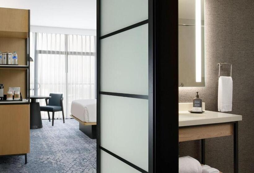 جناح إدارى سرير كينج, Sheraton Park Hotel At The Anaheim Resort