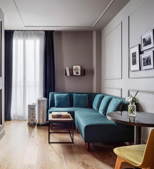 سوییت جونیور لوکس, Tótem Madrid, A Small Luxury Hotel Of The World