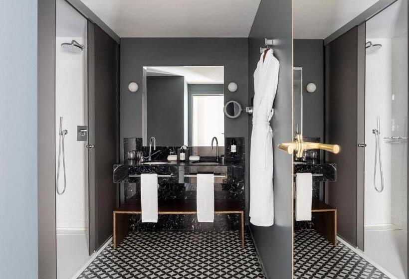 سوییت جونیور لوکس, Tótem Madrid, A Small Luxury Hotel Of The World