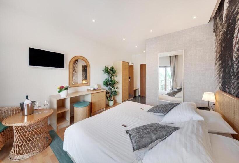غرفة سوبيريور مطلّة علي البحر مزودة بشُرفة, Villa Adriatica   Adults Only