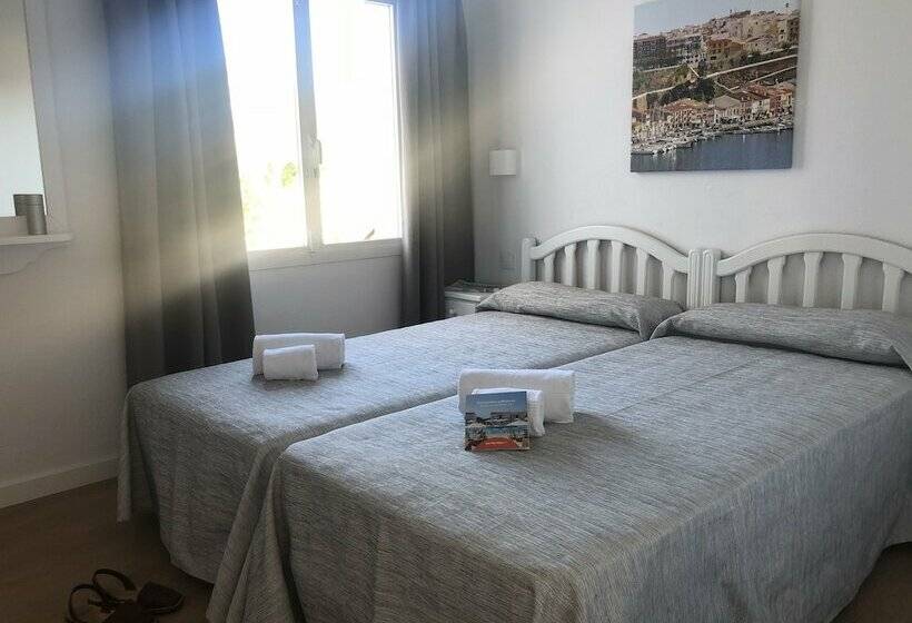 带2个卧室带海景的公寓, Naranjos Resort Menorca