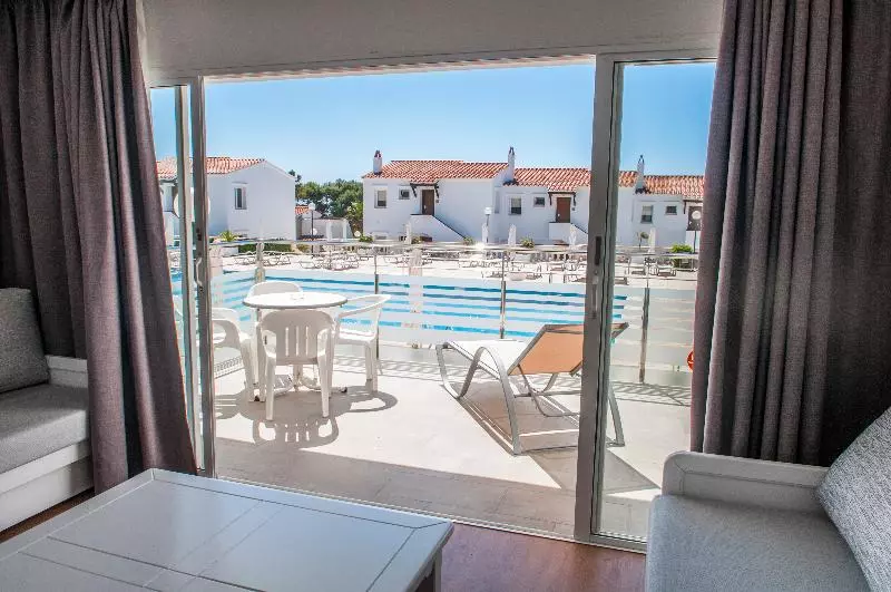 プールビューの２ベッドルームアパート, Naranjos Resort Menorca