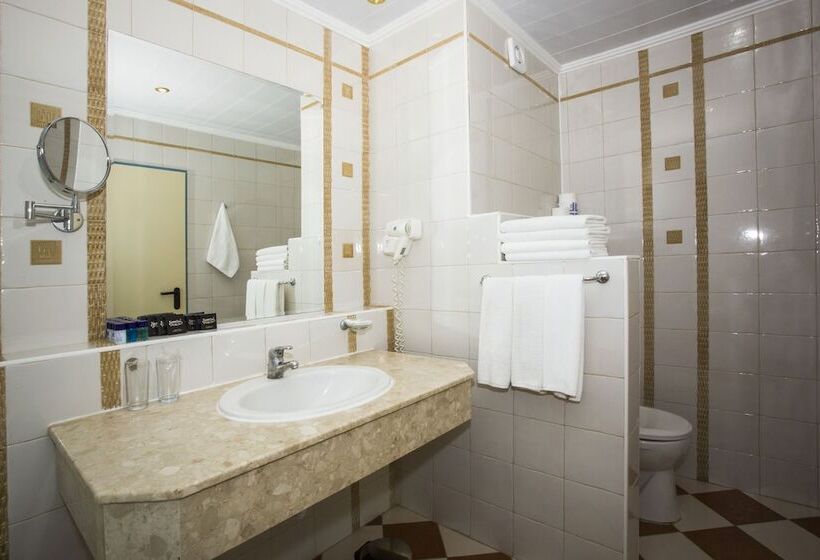 إستوديو قياسى مطل على البحر, Royal Bay Hotel – All Inclusive