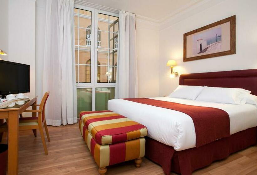 Полулюкс, Senator Cádiz