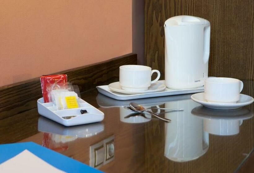 Семейный Номер, Senator Cádiz