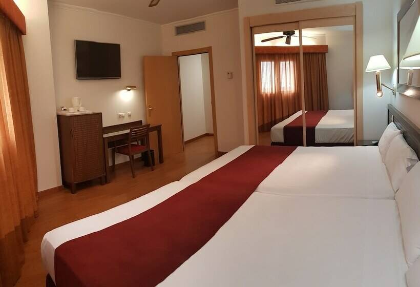 Семейный Номер, Senator Cádiz