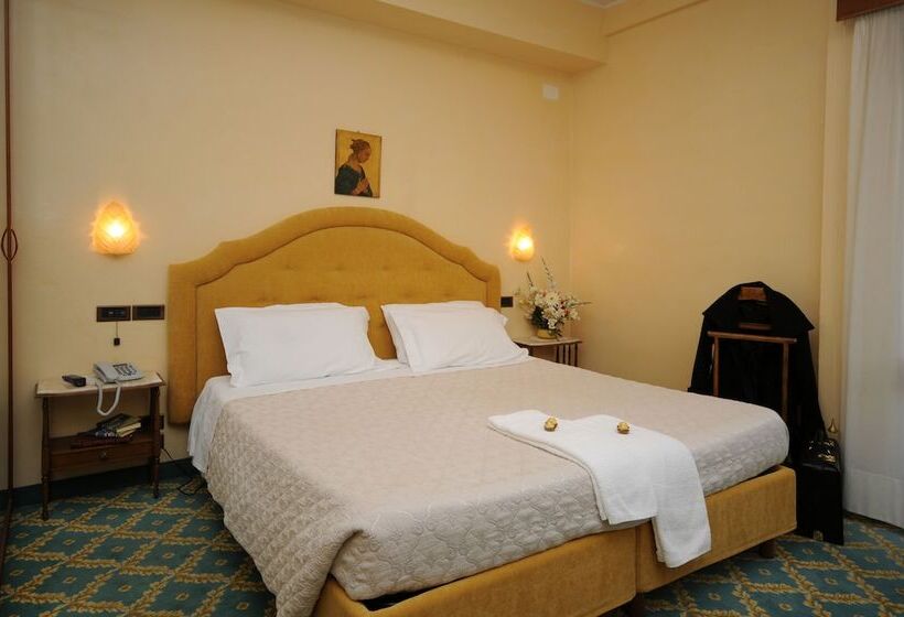 غرفة قياسية, Grand Hotel Excelsior