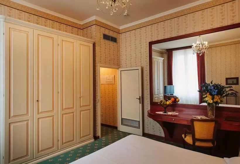 コンフォートルーム, Grand Hotel Excelsior