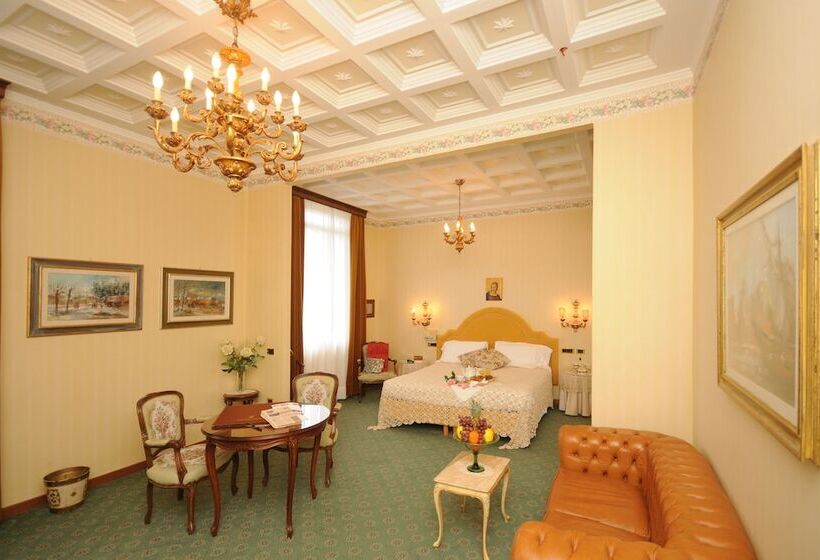 جناح جونيور, Grand Hotel Excelsior