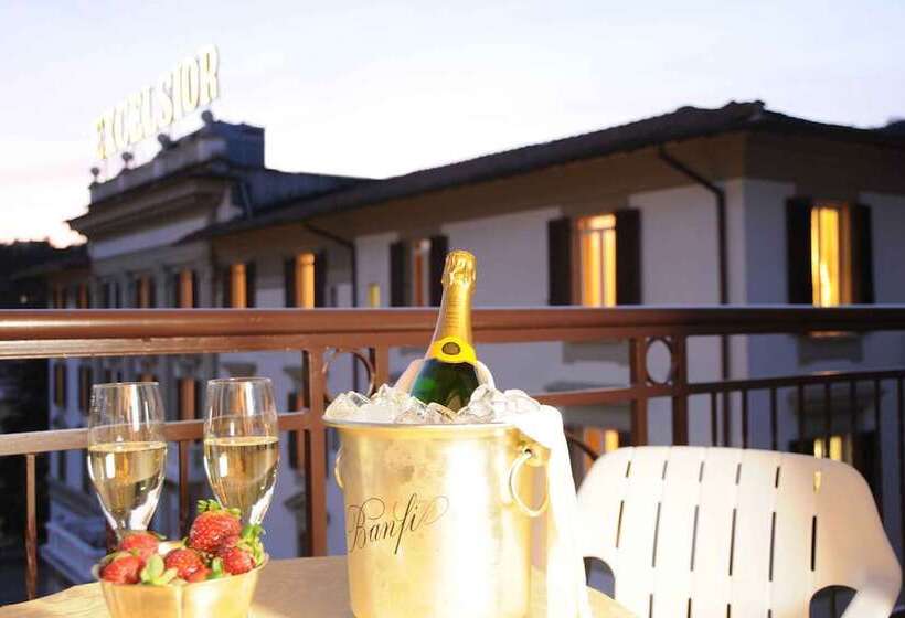 جناح جونيور, Grand Hotel Excelsior