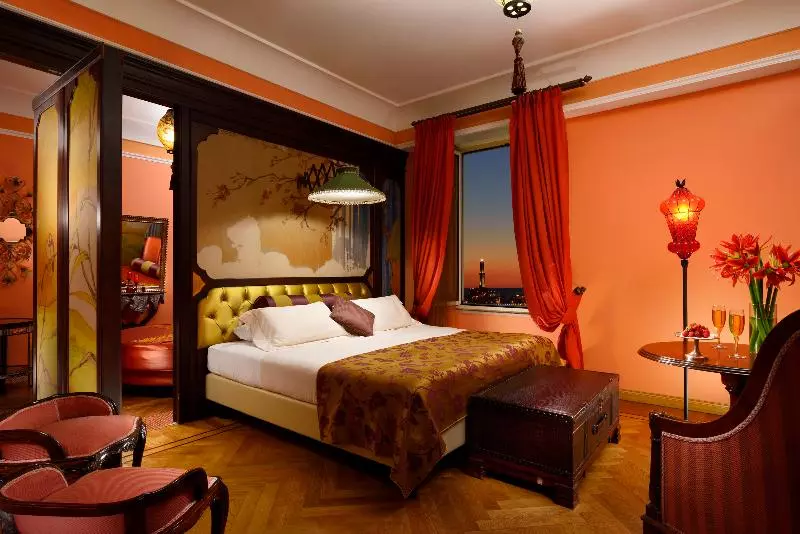 Sviitti, Grand Hotel Savoia Genova, Curio Collection by Hilton