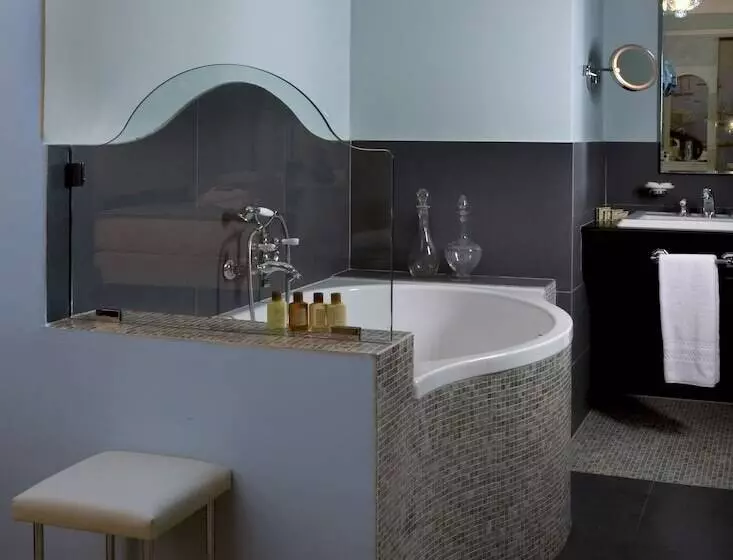 Deluxe-huone, Grand Hotel Savoia Genova, Curio Collection by Hilton