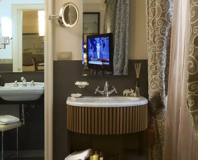Deluxe-huone, Grand Hotel Savoia Genova, Curio Collection by Hilton