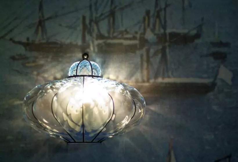 Classic-huone, Grand Hotel Savoia Genova, Curio Collection by Hilton