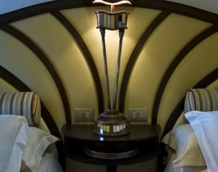 Perhehuone, Grand Hotel Savoia Genova, Curio Collection by Hilton