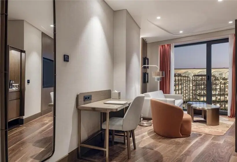 سوییت, Grand Hotel Savoia Genova, Curio Collection by Hilton