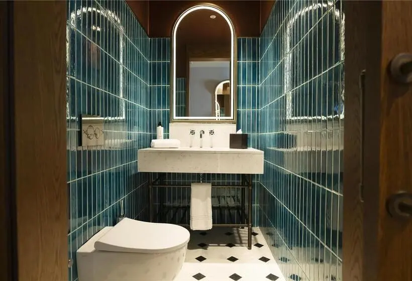 سوییت, Grand Hotel Savoia Genova, Curio Collection by Hilton