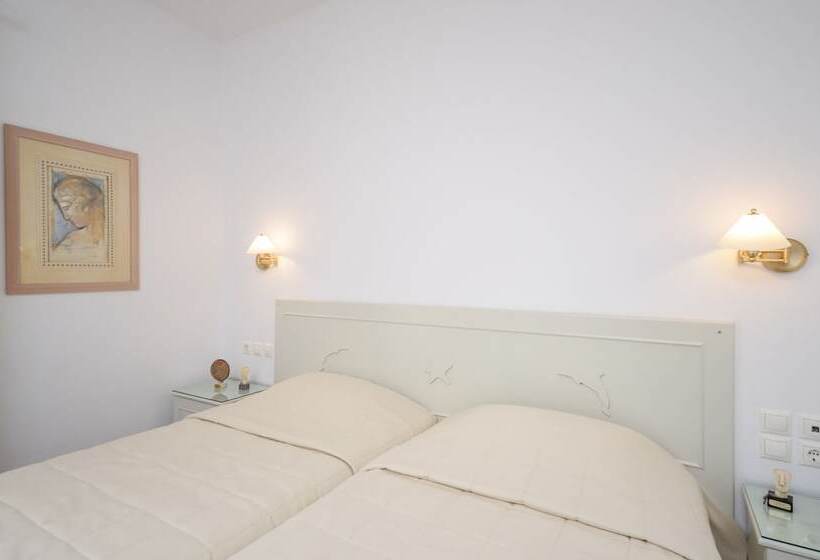 标准三人间, Astir Of Naxos