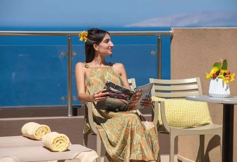 Perhesviitti, Blue Bay Resort
