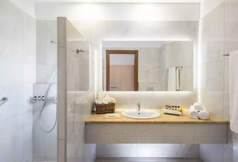 2 Bedroom Family Suite