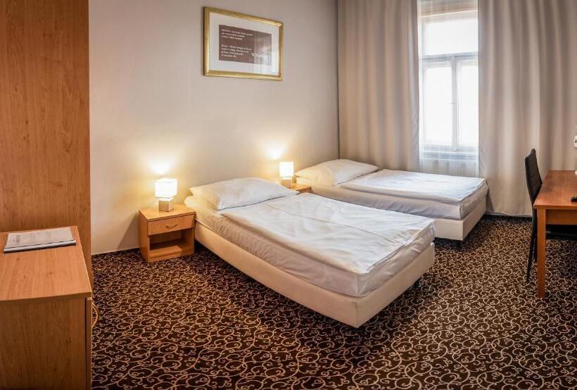 اتاق اکونومی, Brixen