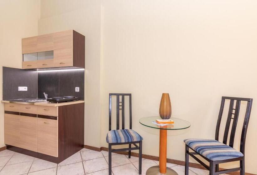 اتاق اکونومی یک تخته, Brixen