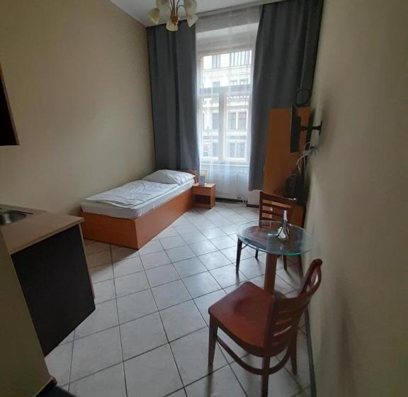 اتاق اکونومی یک تخته, Brixen