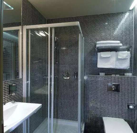 Standard Yhden Hengen Huone, Ea Hotel Crystal Palace