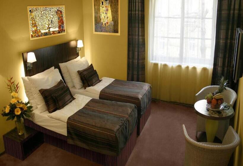 اتاق استاندارد, Ea Hotel Crystal Palace