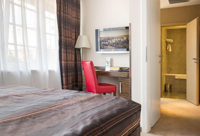 سوئیت خانواده 2 خوابه, Ea Hotel Crystal Palace