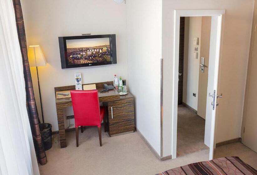 سوئیت خانواده 2 خوابه, Ea Hotel Crystal Palace