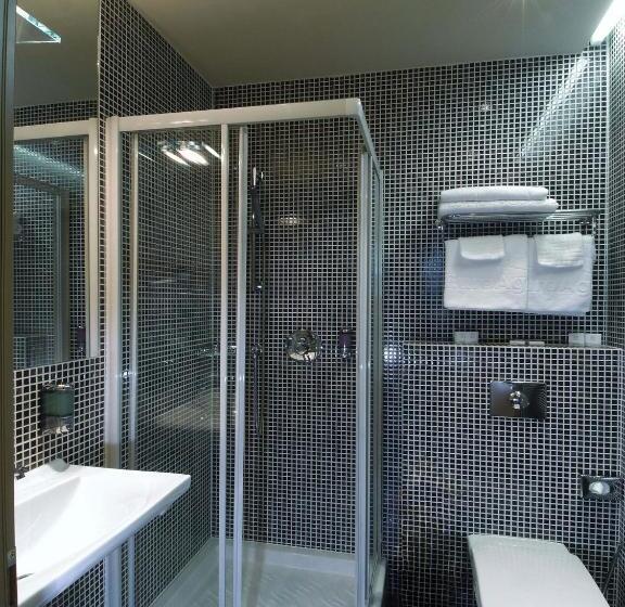 اتاق یک تخته با تراس, Ea Hotel Crystal Palace