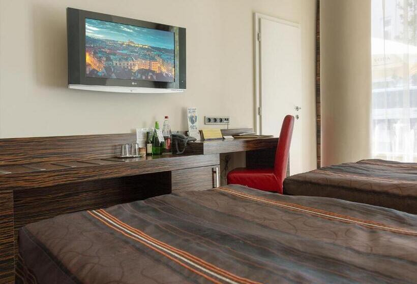 سوئیت خانواده 2 خوابه, Ea Hotel Crystal Palace