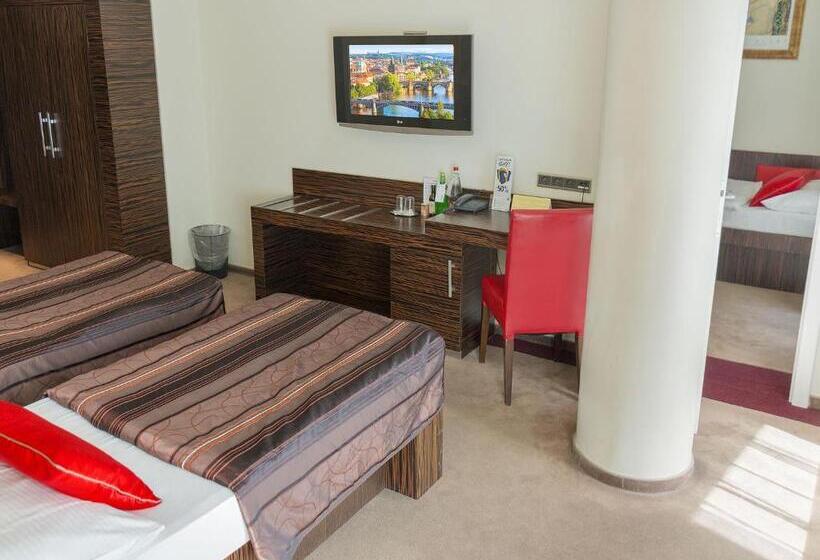 سوئیت خانواده 2 خوابه, Ea Hotel Crystal Palace