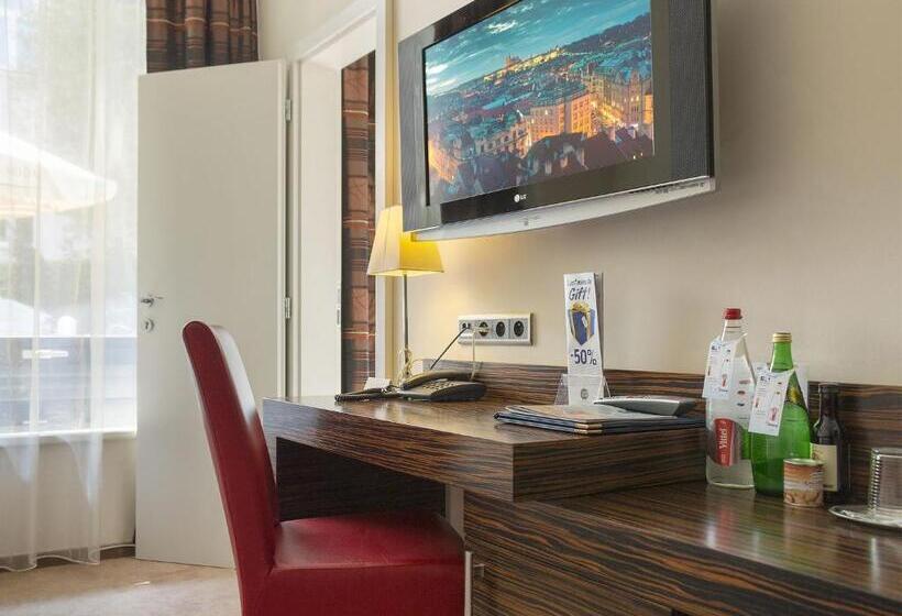 سوئیت خانواده 2 خوابه, Ea Hotel Crystal Palace