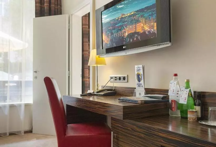 Perhesviitti 2 Makuuhuonetta, Ea Hotel Crystal Palace