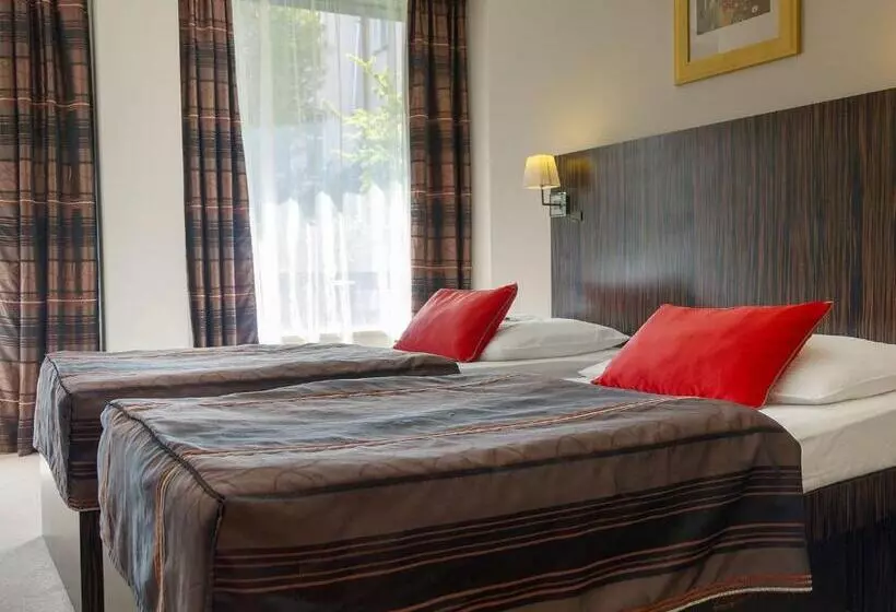 Perhesviitti 2 Makuuhuonetta, Ea Hotel Crystal Palace