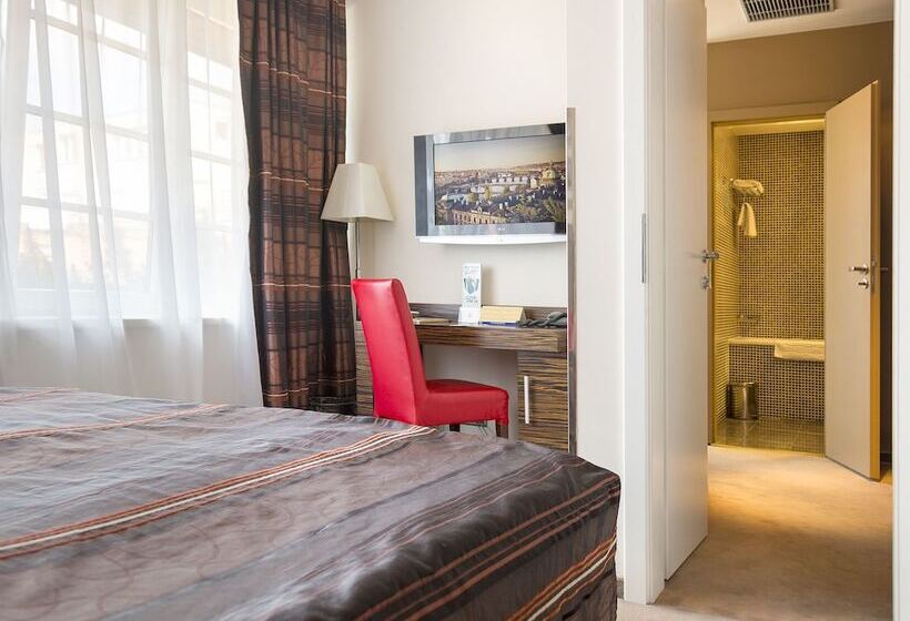 اتاق استاندارد یک نفره, Ea Hotel Crystal Palace