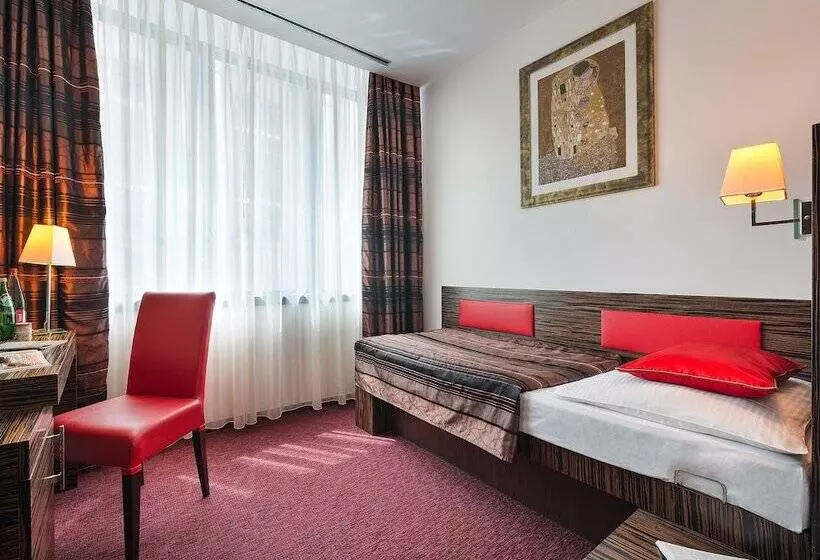 Standard Yhden Hengen Huone, Ea Hotel Crystal Palace