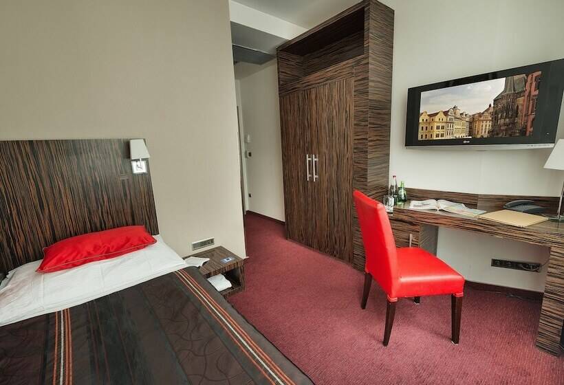 اتاق استاندارد یک نفره, Ea Hotel Crystal Palace