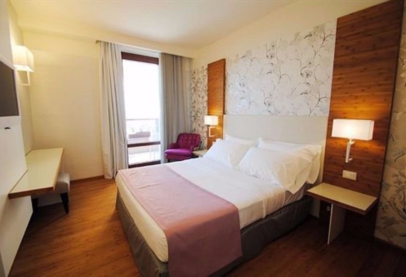 Номер Стандарт Вид на Озеро, Eden