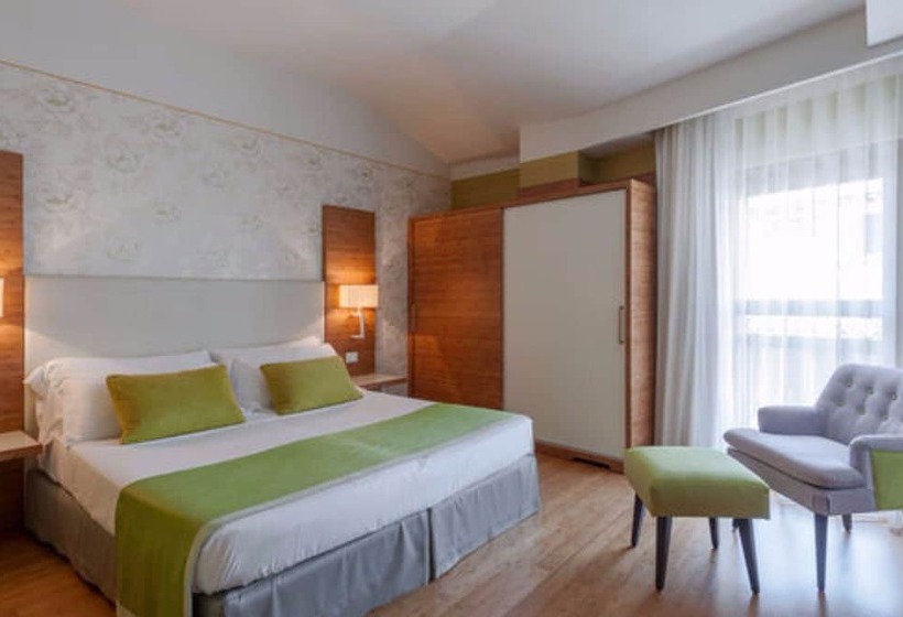 Номер Стандарт Вид на Озеро, Eden