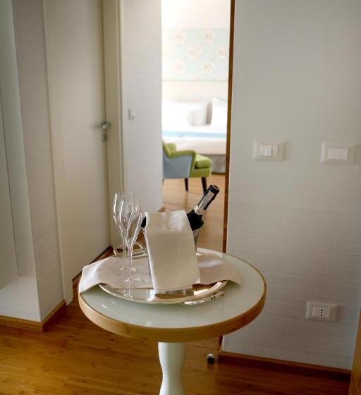 Полулюкс Вид на Озеро, Eden