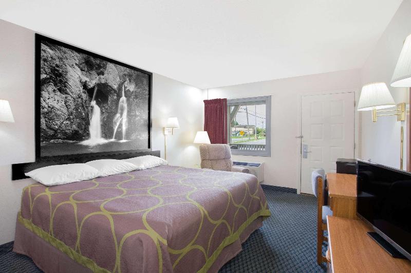 جناح جونيور, Grand Hotel Excelsior