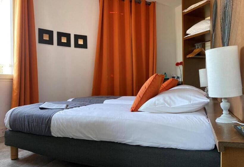 Номер Стандарт Трехместный, Hôtel La Rotonde