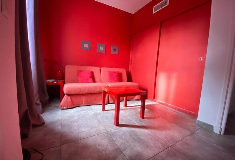 جناح جونيور, Hôtel La Rotonde