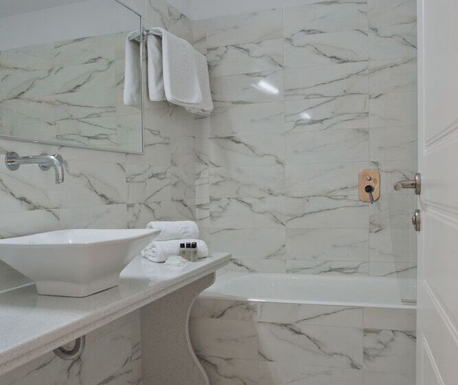 수피리어 룸, Kamari